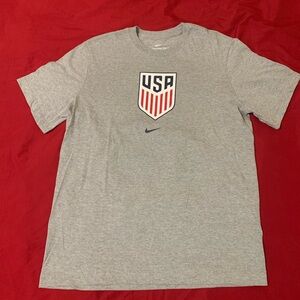 Nike USMNT World Cup Soccer Team USA Crest Grey Men’s size Medium New w/ tags